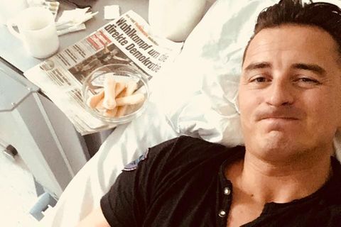 Andreas Gabalier liegt im Krankenhausbett