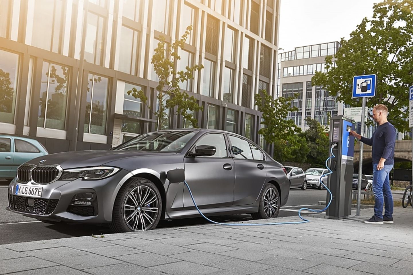 BMW 330e PHEV