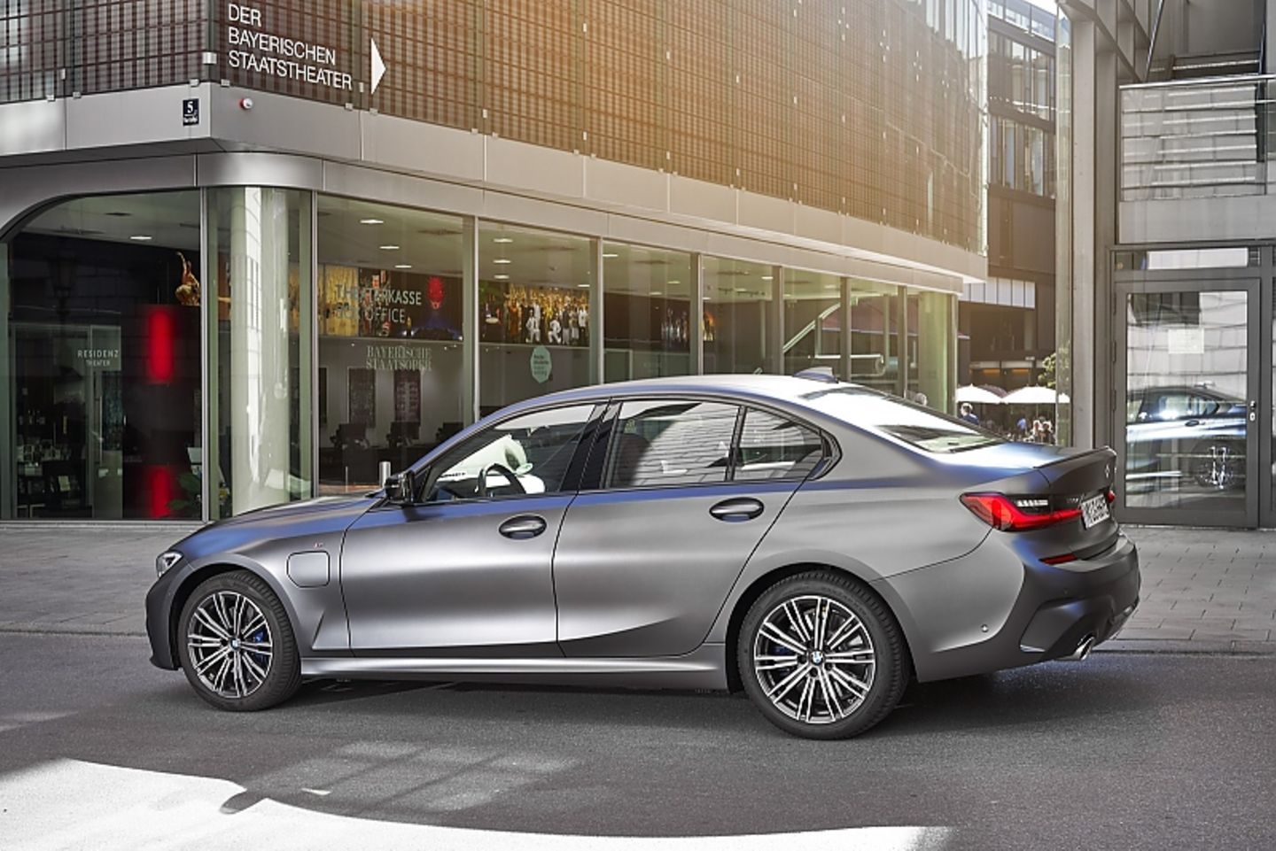 BMW 330e PHEV