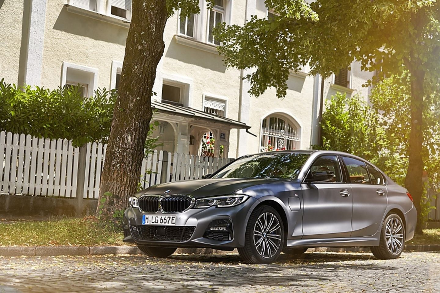BMW 330e PHEV