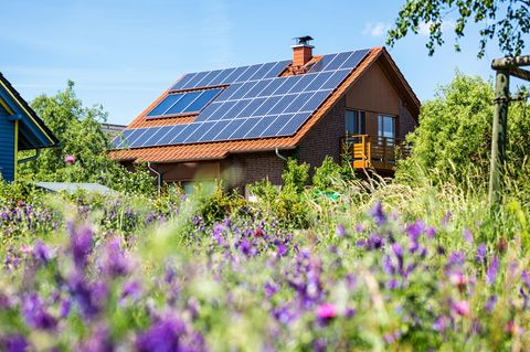 Südlage und keine Verschattung - unter diesen Bedingungen lohnt sich eine Solaranlage besonders.