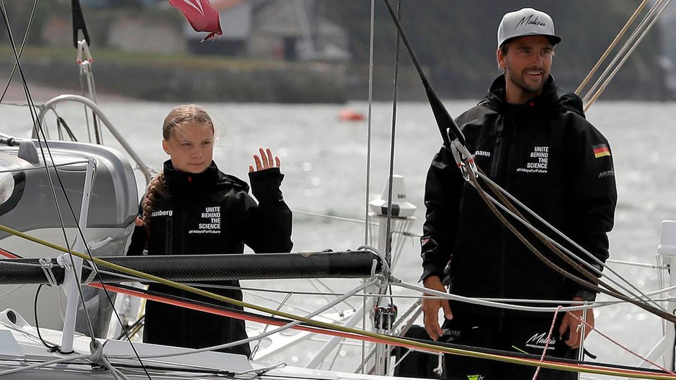 Los geht's: Greta Thunberg ist zusammen mit Profisegler Boris Herrmann in See gestochen Los geht's: Greta Thunberg ist zusammen mit Profisegler Boris Herrmann in See gestochen