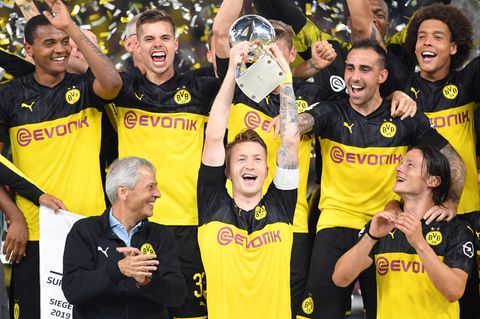 Bundesliga 18 Thesen - BVB jubelt über Supercup-Sieg
