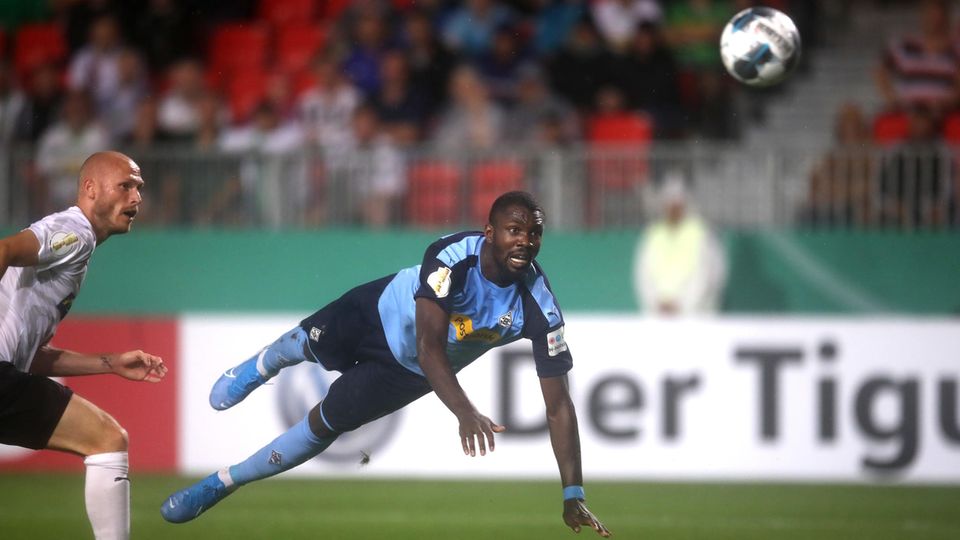 Bundesliga Thesen Gladbach Thuram spielt schon Rose-Fußball Bundesliga Thesen Gladbach Thuram spielt schon Rose-Fußball