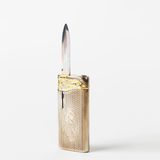 Feuerzeug mit integrierter Klinge