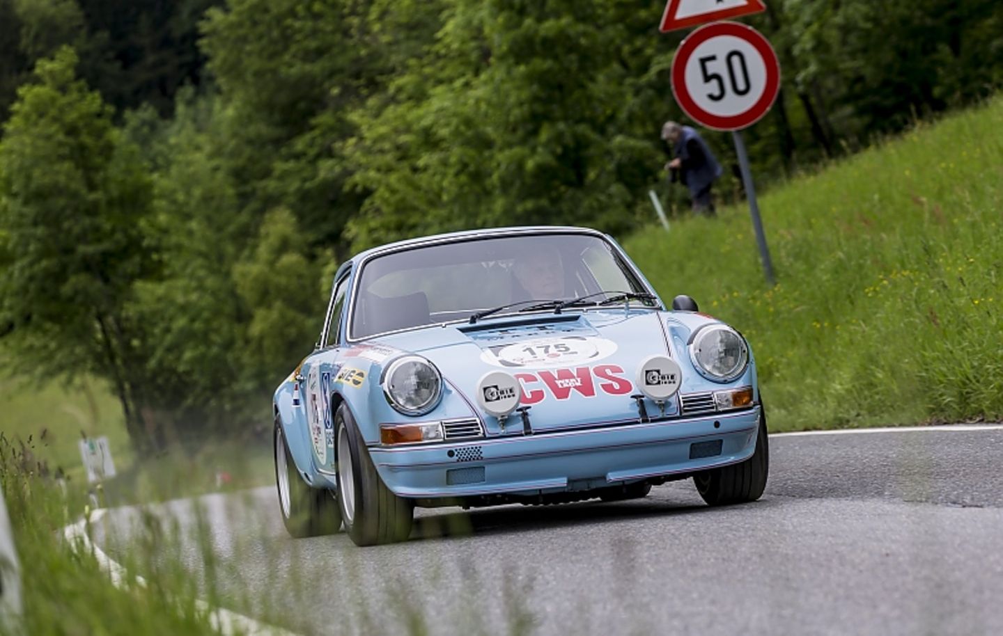 Der Porsche 911 S/T 2.5 wiegt lediglich 960 Kilogramm
