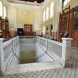 Originalfliesen am Boden: Auch die hohe Haupthalle ist inzwischen durch Restauratoren aus Huesca renoviert worden