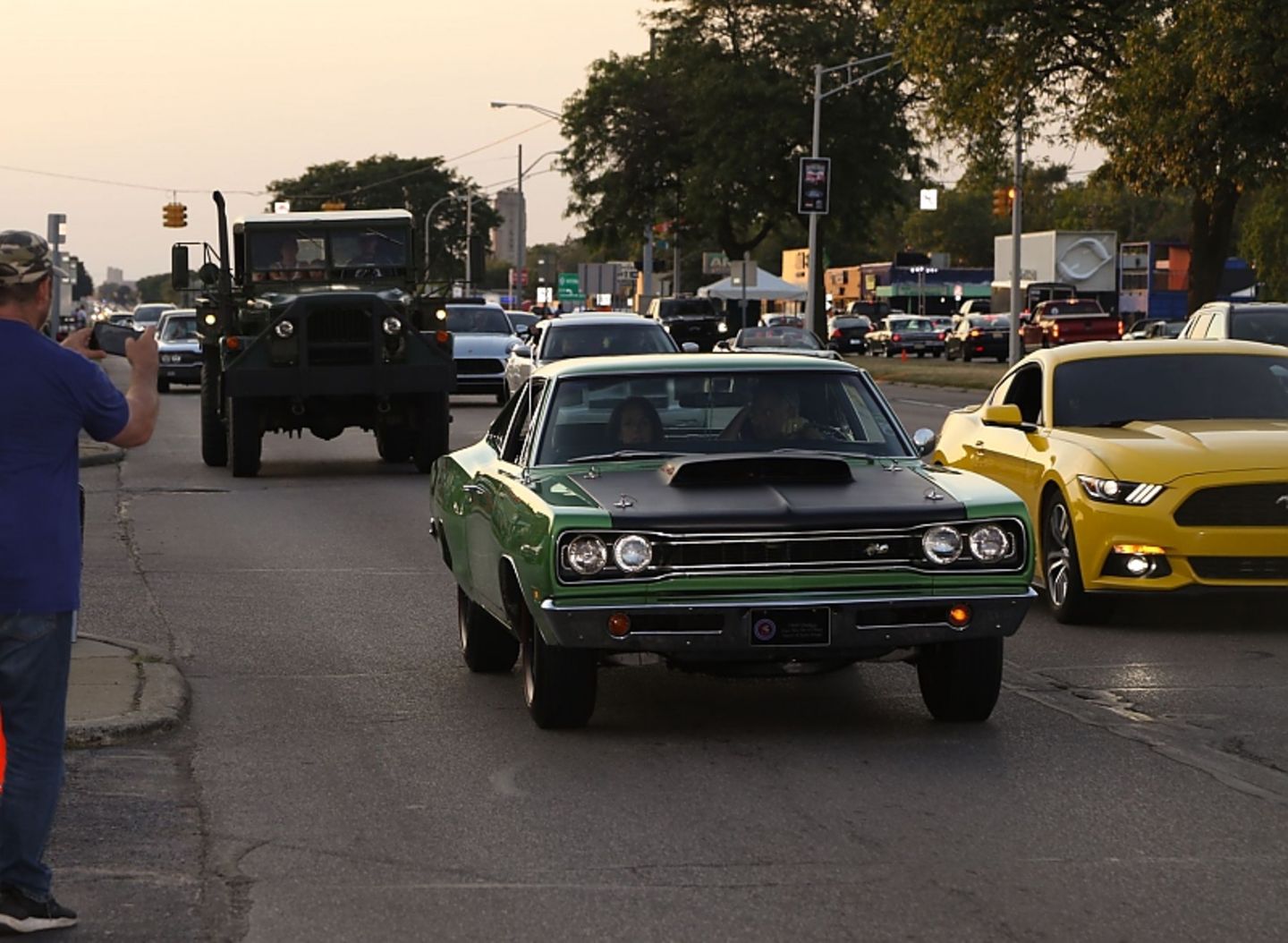 Klassisch und modern sind beim Woodward Dream Cruise vereint