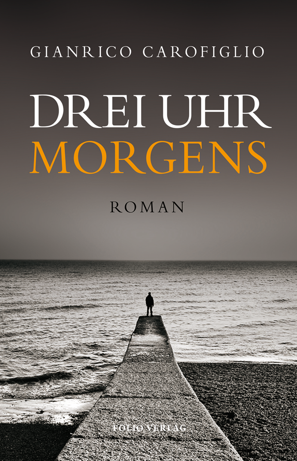 Cover mit einer Brücke, die ins Meer ragt