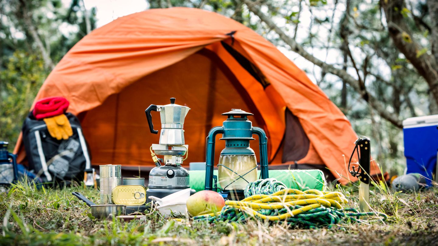 Im Campingurlaub fehlt es an Luxus
