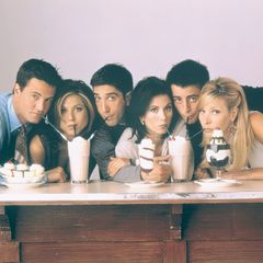 Du bist auf der Suche nach einem stilechten 90er Outfit? Das sind die besten Trends der Nineties