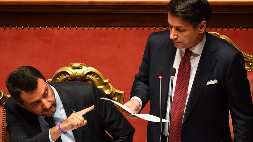 Machen sich gegenseitig Vorwürfe: Giuseppe Conte (r.) und Matteo Salvini (l.)