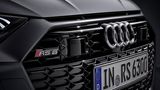 Die dreidimensionale Wabenstruktur innerhalb des Singleframe Grill ist in Schwarz glänzendgehalten