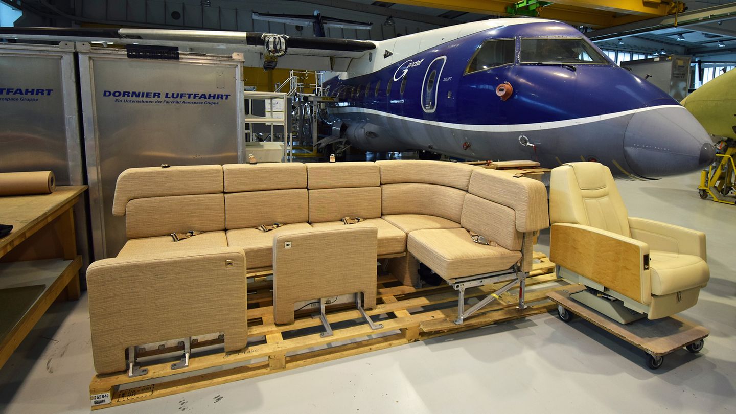 VIP-Bestuhlung mit Safoecke