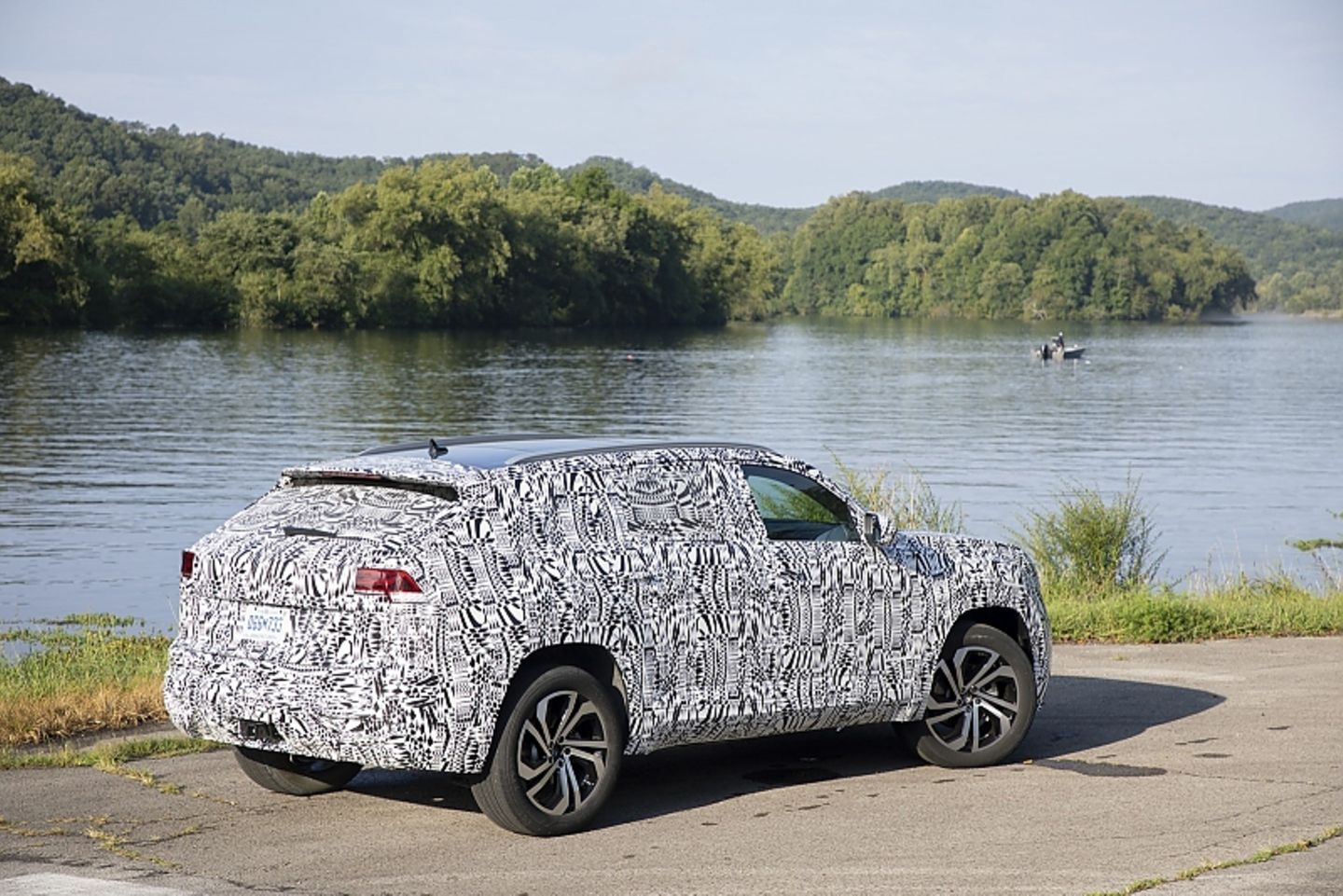 VW Atlas Cross Sport