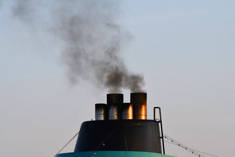 Die Branche boomt - und belastet auch das Klima zunehmend: Der Nabu macht Kreuzfahrtgästen ein schlechtes Gewissen, "Cruise Shaming" genannt.
