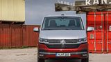 Der Volkswagen T6.1 hat vorne ein ausgeprägteres Design bekommen