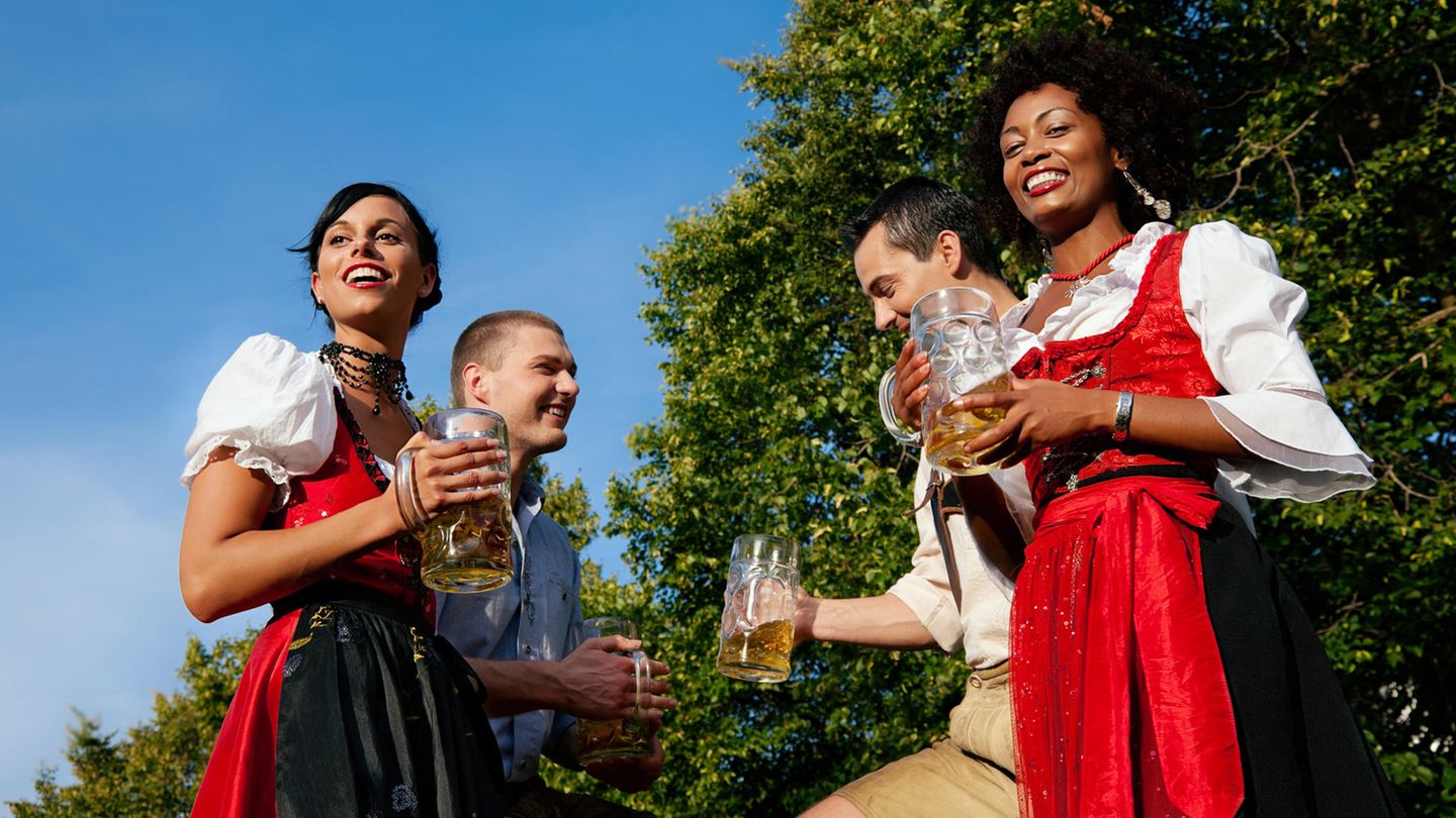 Das Volksfest startet  : Das perfekte Wiesn-Outfit: Darum sind Trachten auf dem Oktoberfest ein Muss