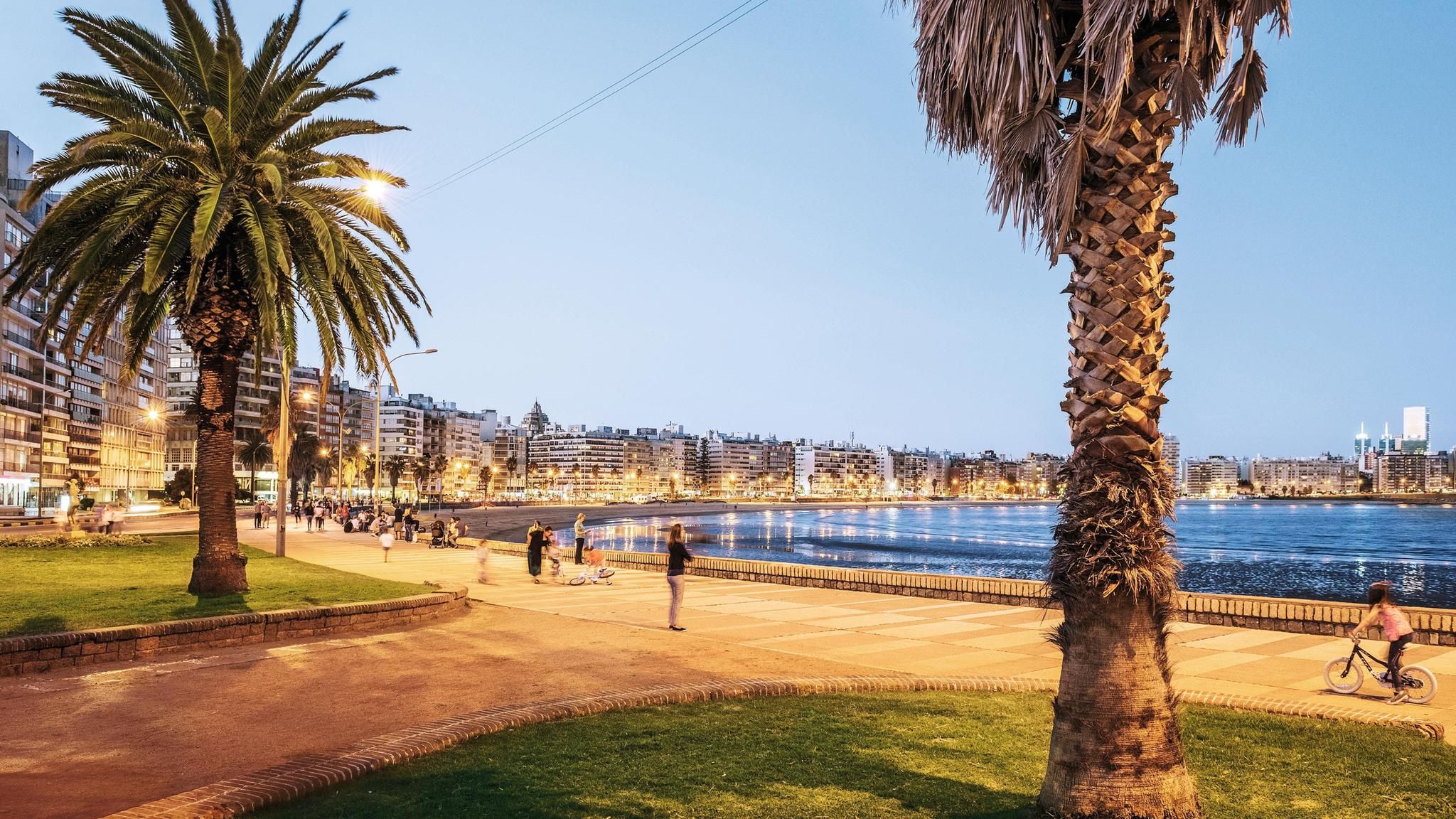Die Playa de los Pocitos, eine Bucht in Montevideo