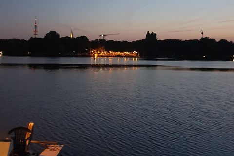 Wasseraufnahme in der Abenddämmerung