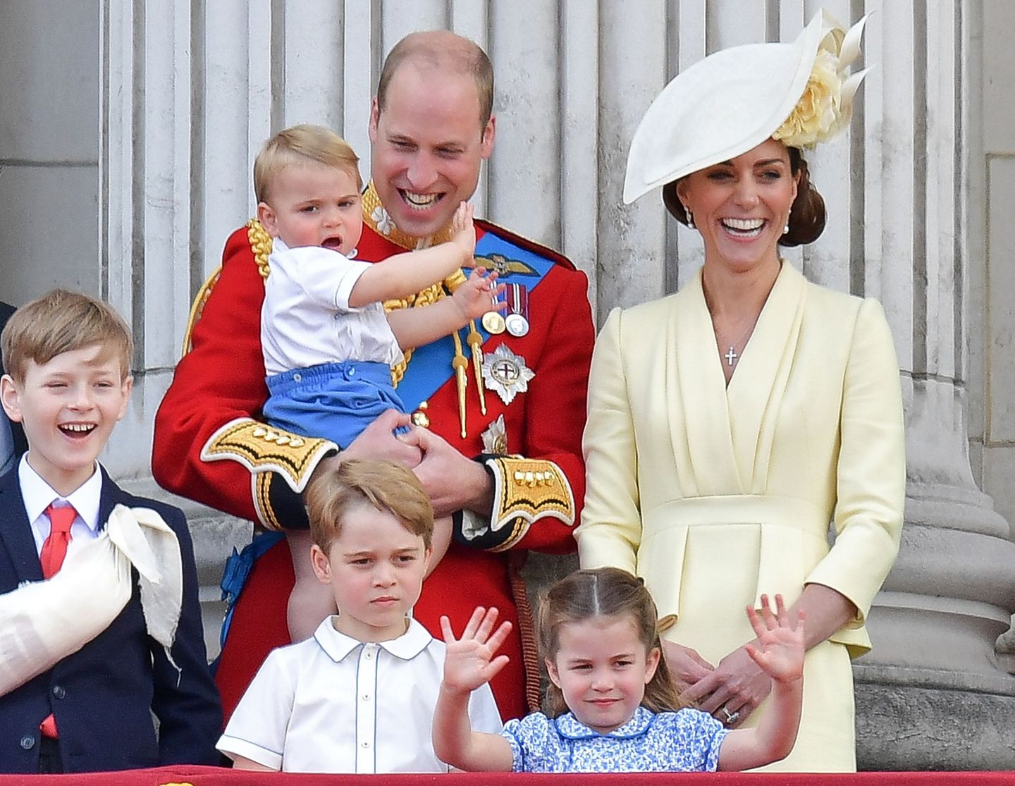 Prinz William und seine Frau Kate mit ihren drei Kindern Louis, George und Charlotte