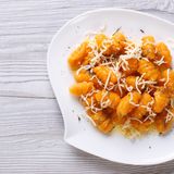 Kürbisgnocci auf einem Teller