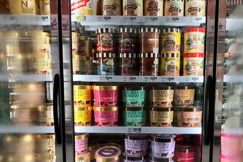 Eiscreme in einem amerikanischen Supermarkt