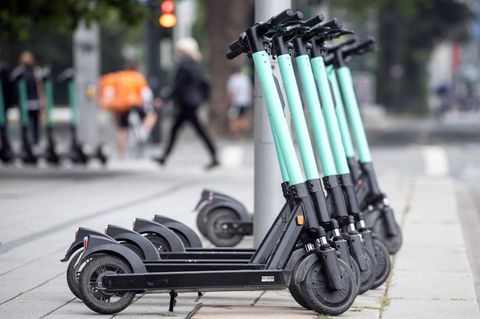 E-Scooter sind immer häufiger auf den Straßen zu sehen