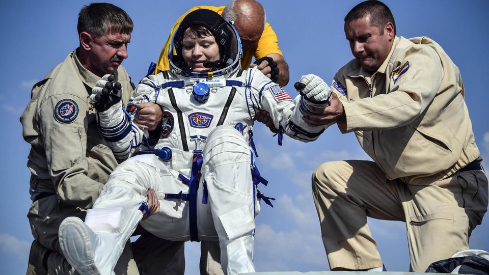 An Bord der ISS Expedition 59: Wieder auf dem Boden der Tatsachen: Vor zwei Monaten kehrte Anne Charlotte McCain sicher zur Erde zurück und landete in Kasachstan Wieder auf dem Boden der Tatsachen: Vor zwei Monaten kehrte Anne Charlotte McCain sicher zur Erde zurück und landete in Kasachstan