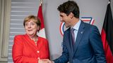 Unterdessen traf sich Angela Merkel mit Justin Trudeau. Der kanadische Premierminister gab offenbar den Charmebolzen 