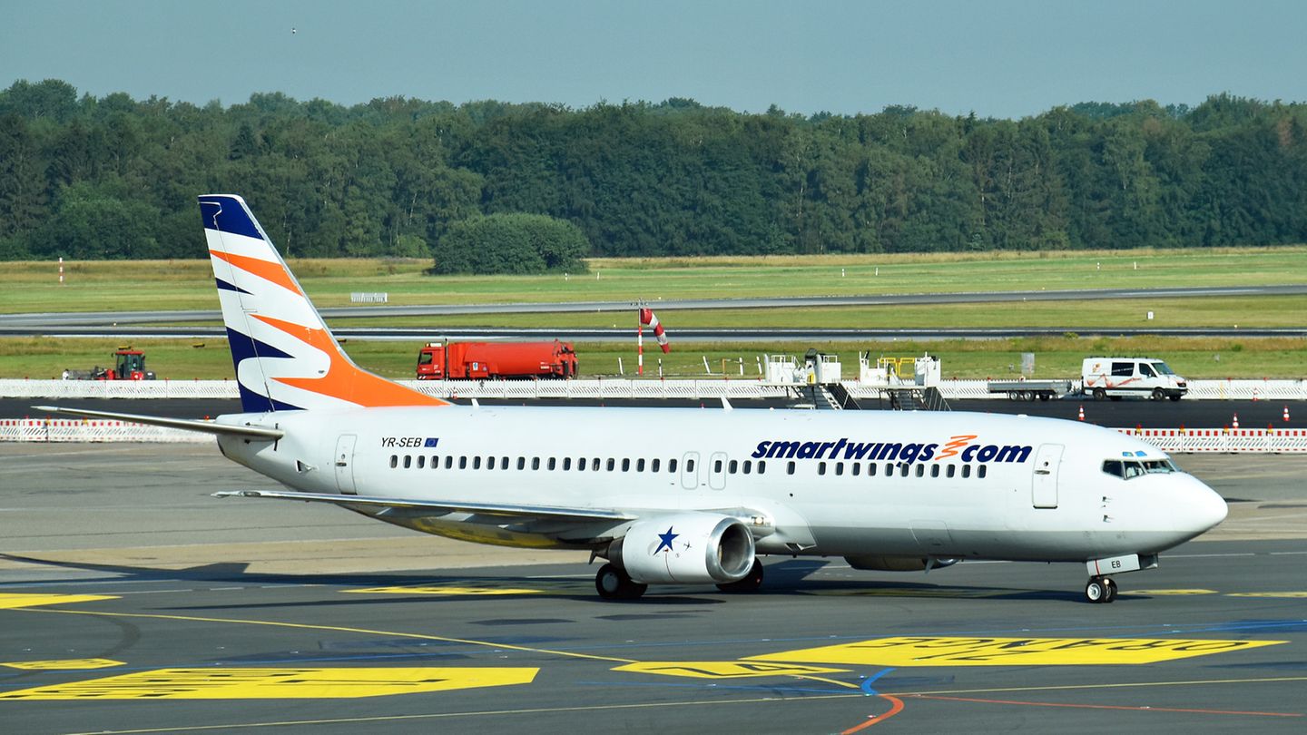 Boeing 737-400 betrieben von Star East Airlines