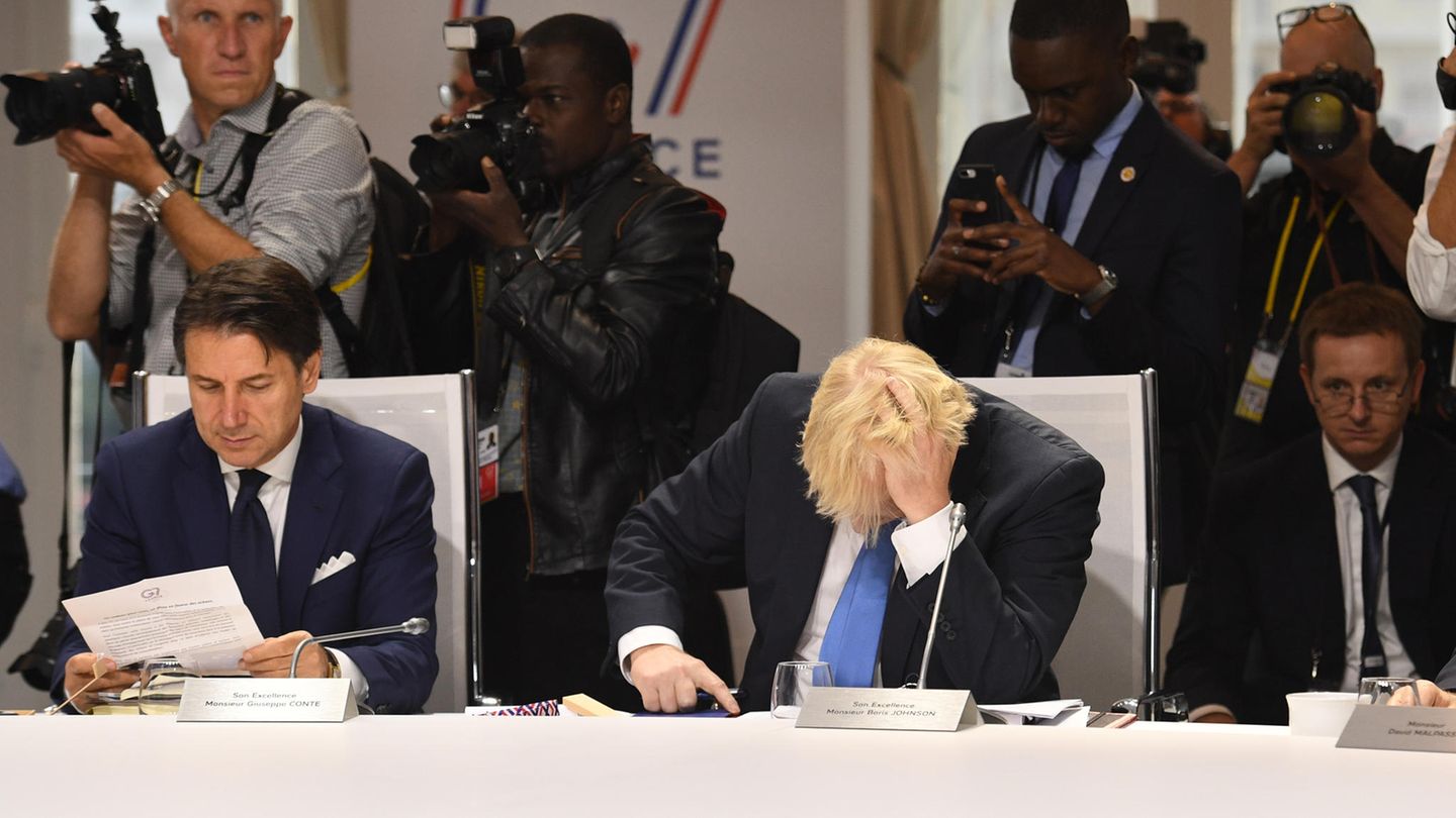 Boris Johnson, Premierminister von Großbritannien, rauft sich die Haare Boris Johnson, Premierminister von Großbritannien, rauft sich die Haare