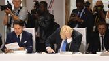 Boris Johnson, Premierminister von Großbritannien, rauft sich die Haare