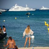 Durchschnorren bedeutet nicht automatisch "Begpacken": So heißt es, wenn sich reiche Abiturienten durch arme Reiseländer betteln. Nicht unser Reporter, ganz sicher nicht an der Côte d’Azur