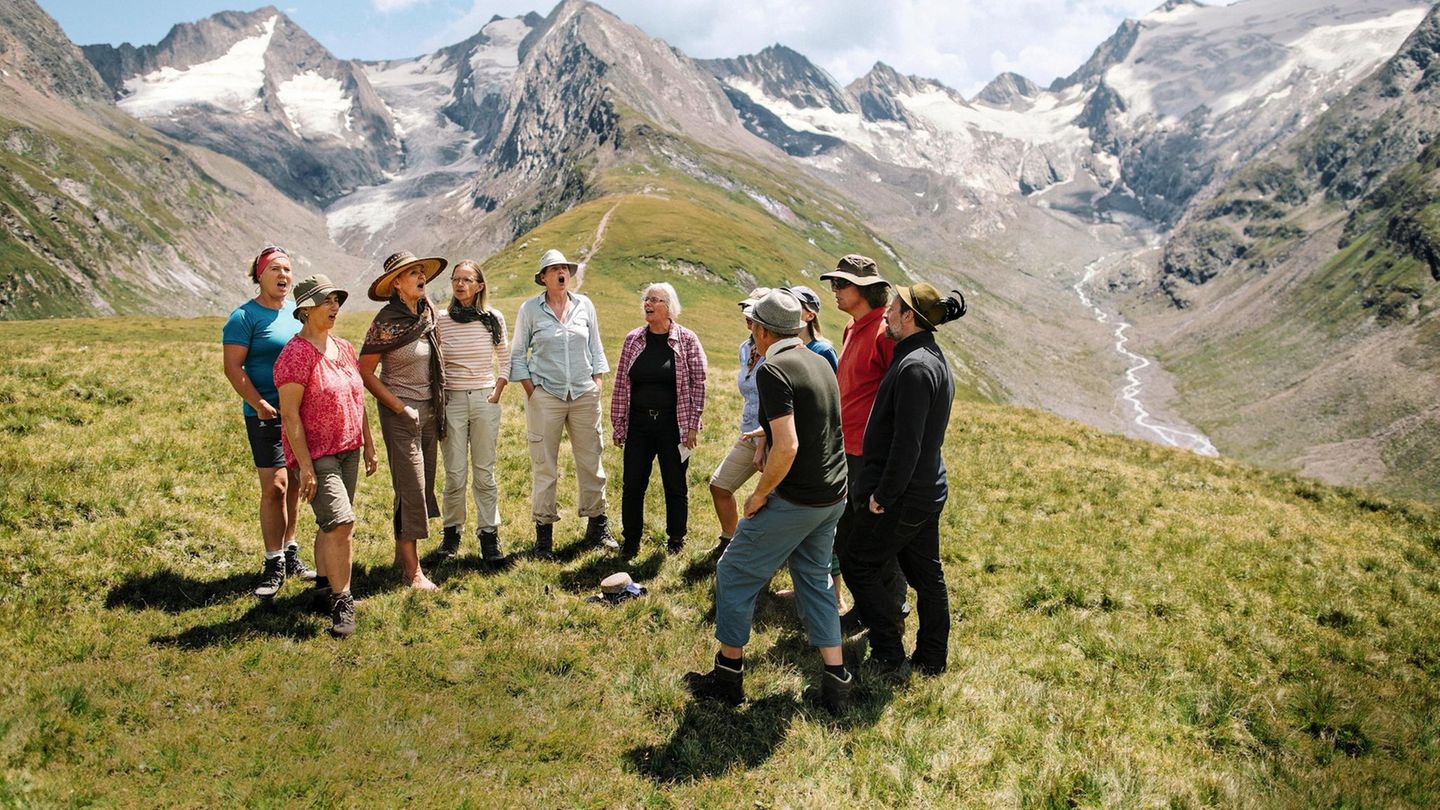 Erst wandern, dann singen: Auf der Hohen Mut Alm üben die Kursteilnehmer ihre Stimme