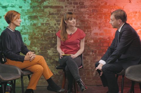 Katja Kipping, DISKUTHEK-Moderatorin Melanie Stein und Michael Kretschmer