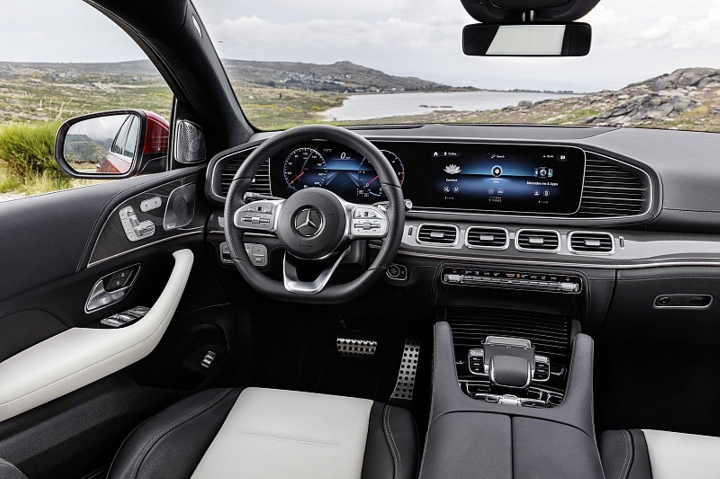 Beim GLE Coupé hält das MBUX-System Einzug