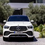 Die Front der AMG-Version ist aggressiver
