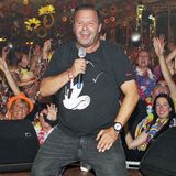 Schlager-Party ohne Ende  "Als neuestes Thema hat das Hotel den deutschen Schlager für sich entdeckt - in unserer Anwesenheit fanden nicht weniger als vier Schlagernächte statt. Das hatte schon etwas sehr Ballermann-artiges, insbesondere der Auftritt von Willi Herren (Foto), der sogar beim Ballermann wegen Peinlichkeit rausgeflogen ist", berichtet Urlauber Max.