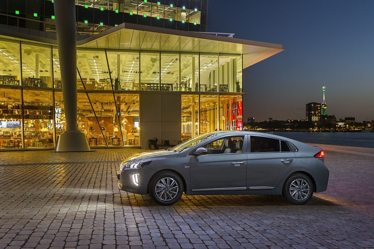 Der Hyundai Ioniq Elektro kostet mindestens 34.900 Euro