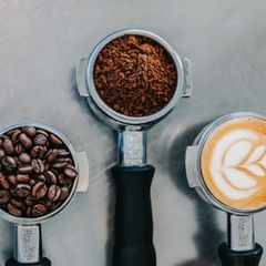 Du fragst dich, wie du den perfekten Kaffee kochen kannst? Hier kommen fünf Tipps und Tricks