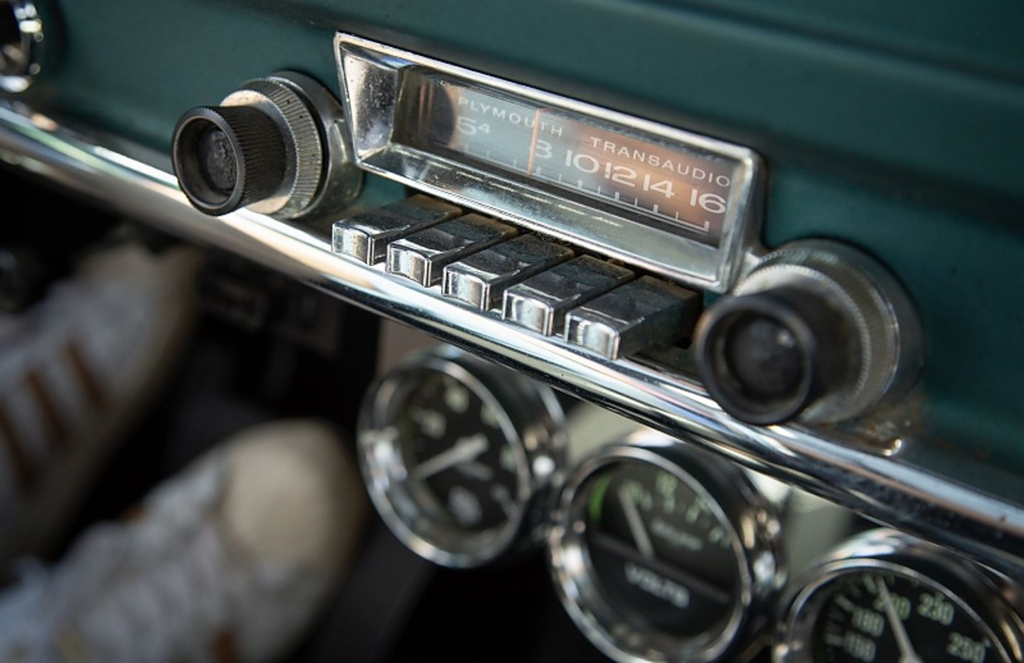 Auch ein klassisches Radio ist an Bord