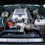 Unter Motorhaube wummert ein 707 PS starkes Hellcat-Triebwerk