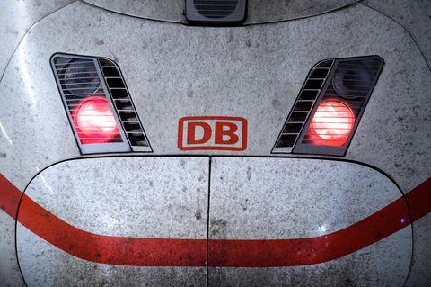 "Schaden in der Oberleitung: Das geplante Desaster der Deutschen Bahn" von Arno Luik