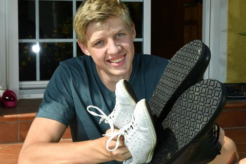 Lars Motza ist im neuen Guinness-Buch der Rekorde der Teenager mit den längsten Füßen der Welt
