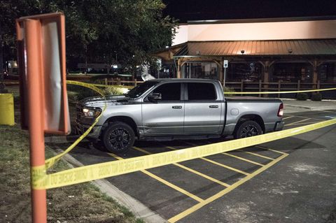 Texas: Ein Auto steht auf einem Parkplatz, daneben ist Absperrband zu sehen