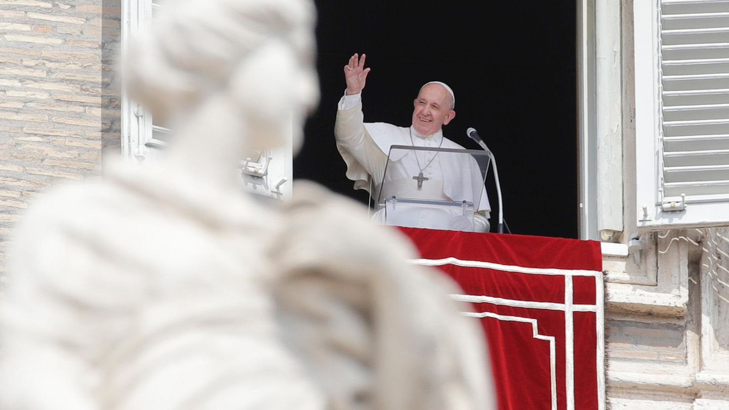 Papst Franziskus bei seinem Angelus-Gebet