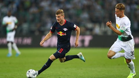 Mehr als einmal lief der Leipziger Timo Werner (M.) seinen Gladbacher Gegenspielern davon