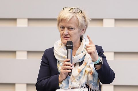 Renate Künast (Bündnis 90/Die Grünen), ehemalige Bundesministerin für Ernährung, Landwirtschaft und Verbraucherschutz, spricht sich für mehr Bio-Lebensmittel in öffentlichen Kantinen aus