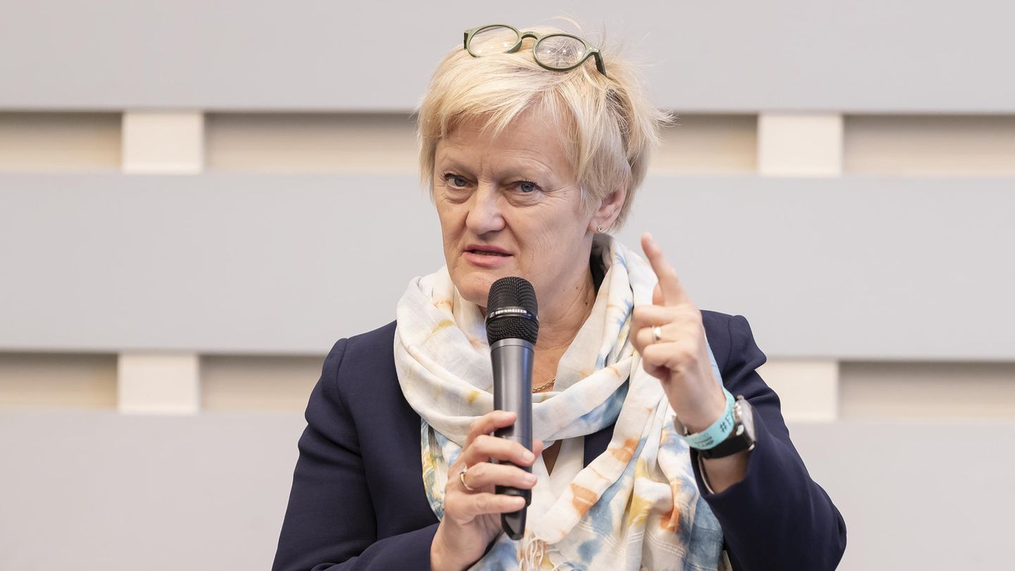 Renate Künast (Bündnis 90/Die Grünen), ehemalige Bundesministerin für Ernährung, Landwirtschaft und Verbraucherschutz, spricht sich für mehr Bio-Lebensmittel in öffentlichen Kantinen aus